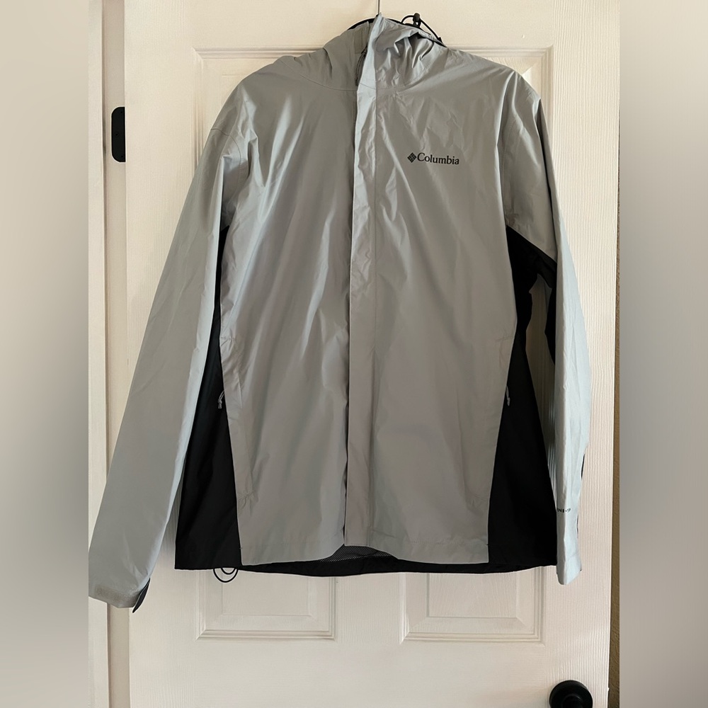 Columbia 100% Nylon Rain Jacket